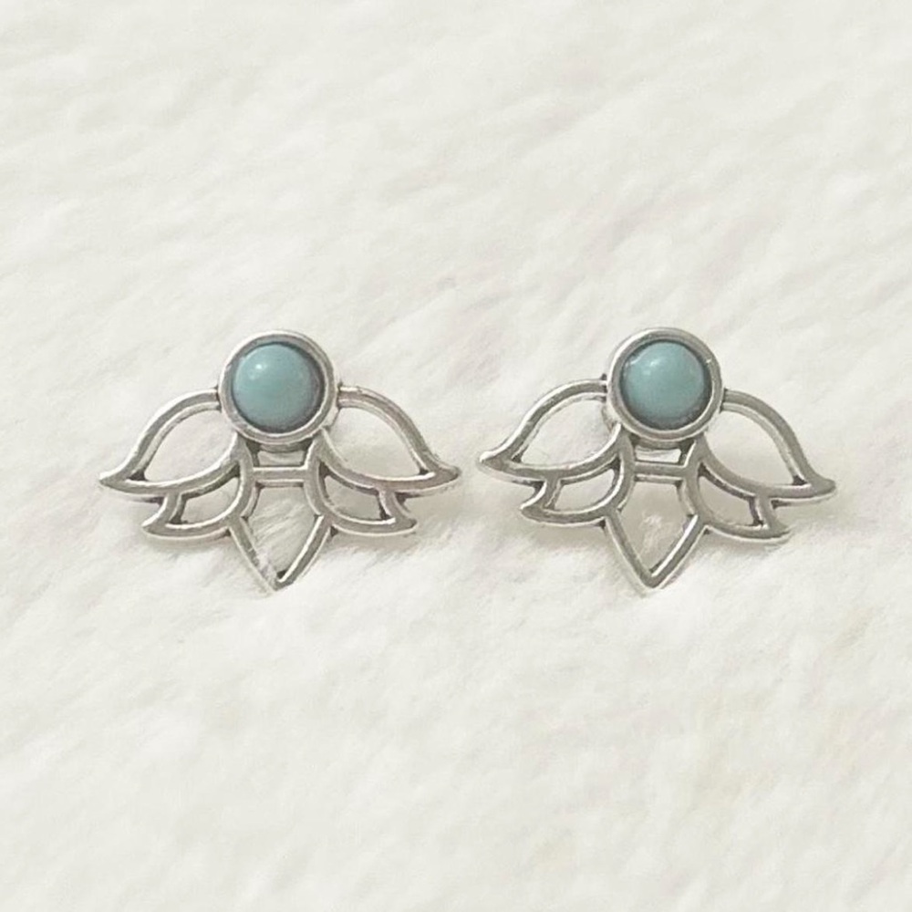 5/$15 🩷 MUST BUNDLE Silver Lotus Stud Earrings with Light Turquoise Stone